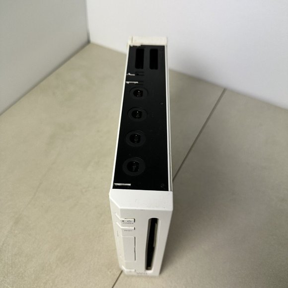 Nitendo WII - Picture 3 of 5